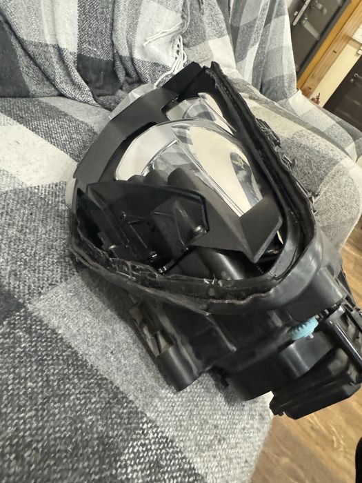 Фара ліва Touareg NF Європа, скло фари, маска фари