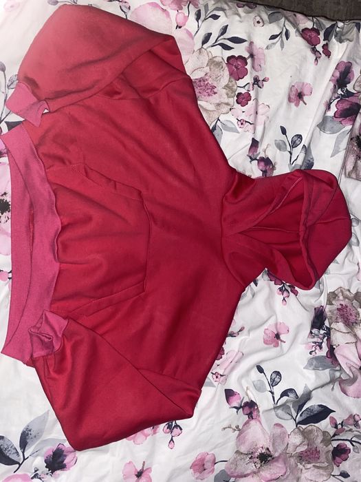 Уклрочене худі.