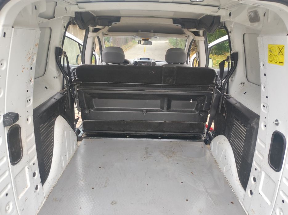 Citroen Berlingo 2017r 1.6hdi 5osobowy Dostawczak Long zadbany klima