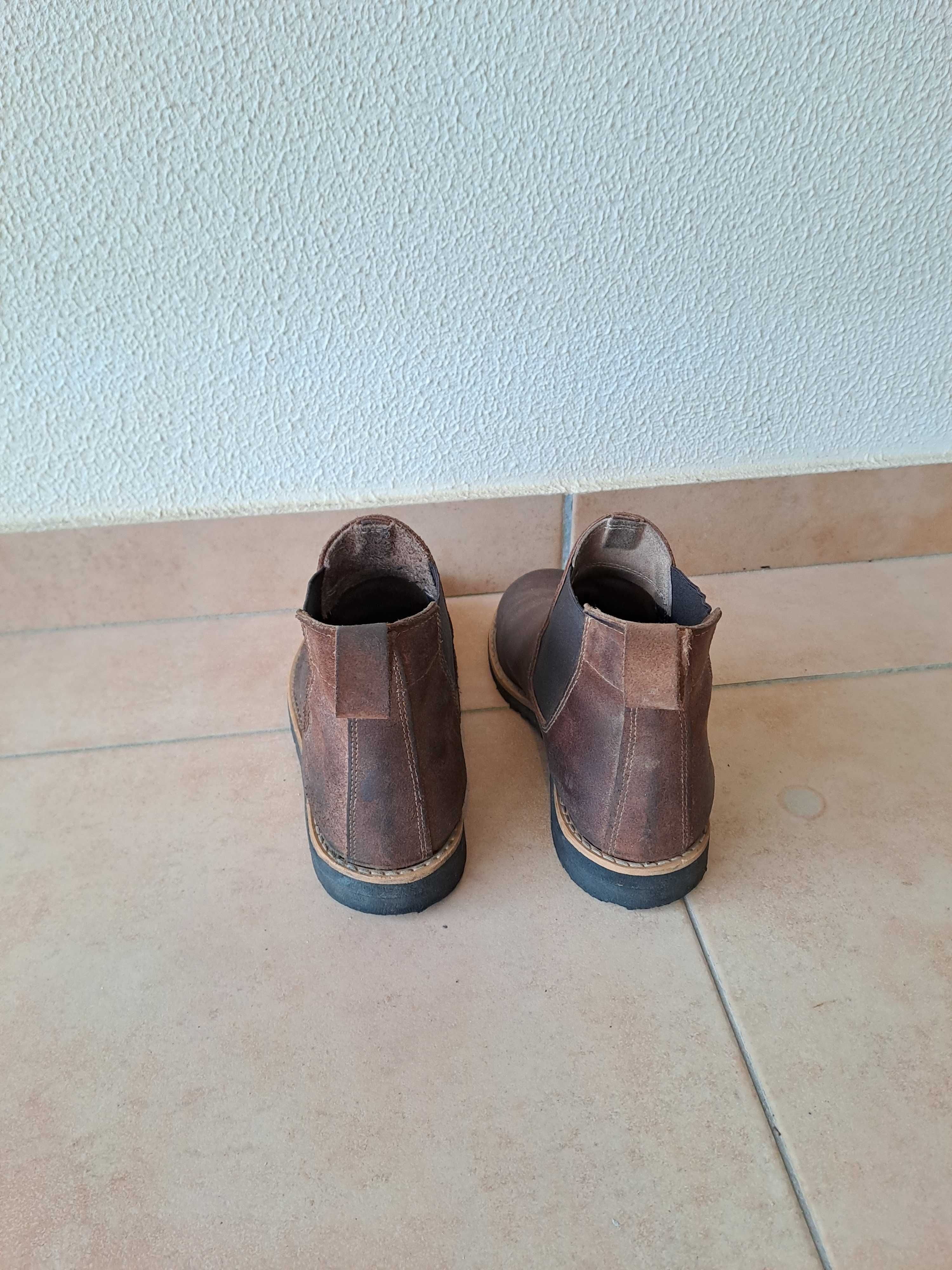 Botas de cano curto de couro