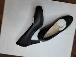 Жіночі туфлі на підборах Clarks Adriel Viola