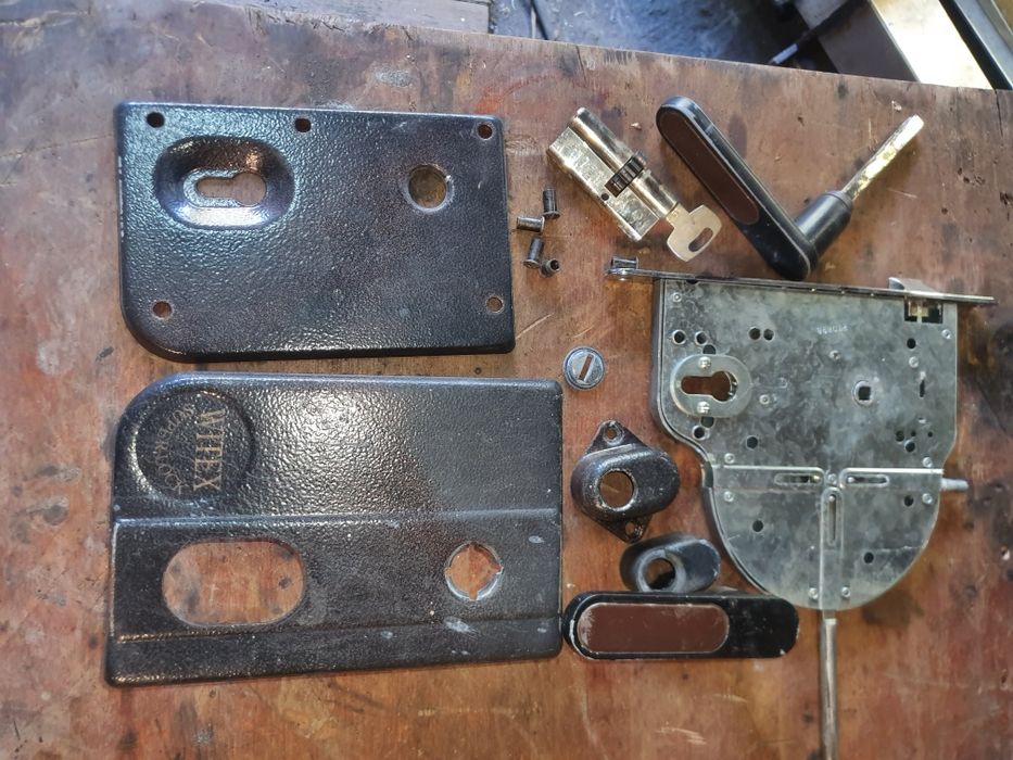 Witex super lock wieloryglowy  do drzwi antywłamaniowy