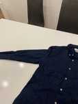Camisa azul escuro