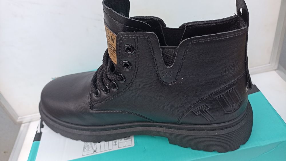 Мужские ботинки в британском стиле