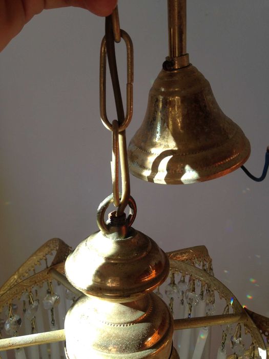 Candeeiro antigo com cristais