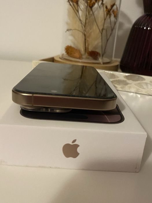 iPhone 16 Pro APPLE (6.3'' - 256 GB - Titânio Deserto)