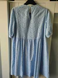 Błękitna sukienka z bawełny haftowanej Mohito rozm. XS