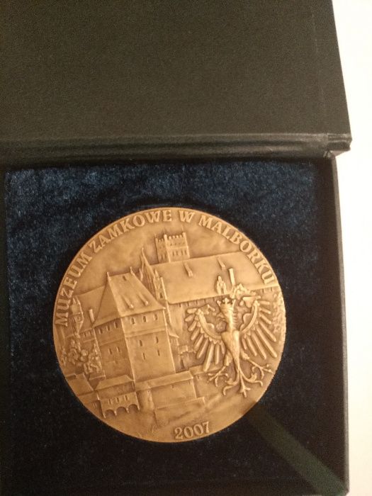 Medal 550 rocznica przejęcia Zamku w Malborku 100 sztuk