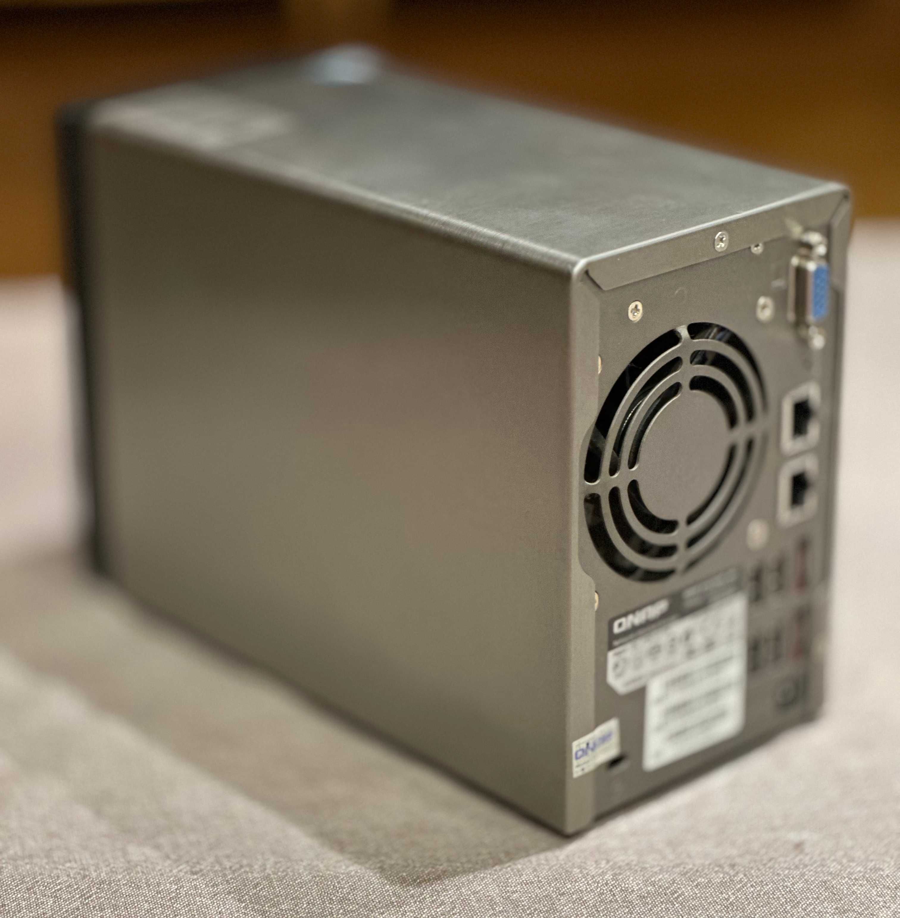 NAS QNAP TS-259 Pro+ z dyskami 2 x 2TB