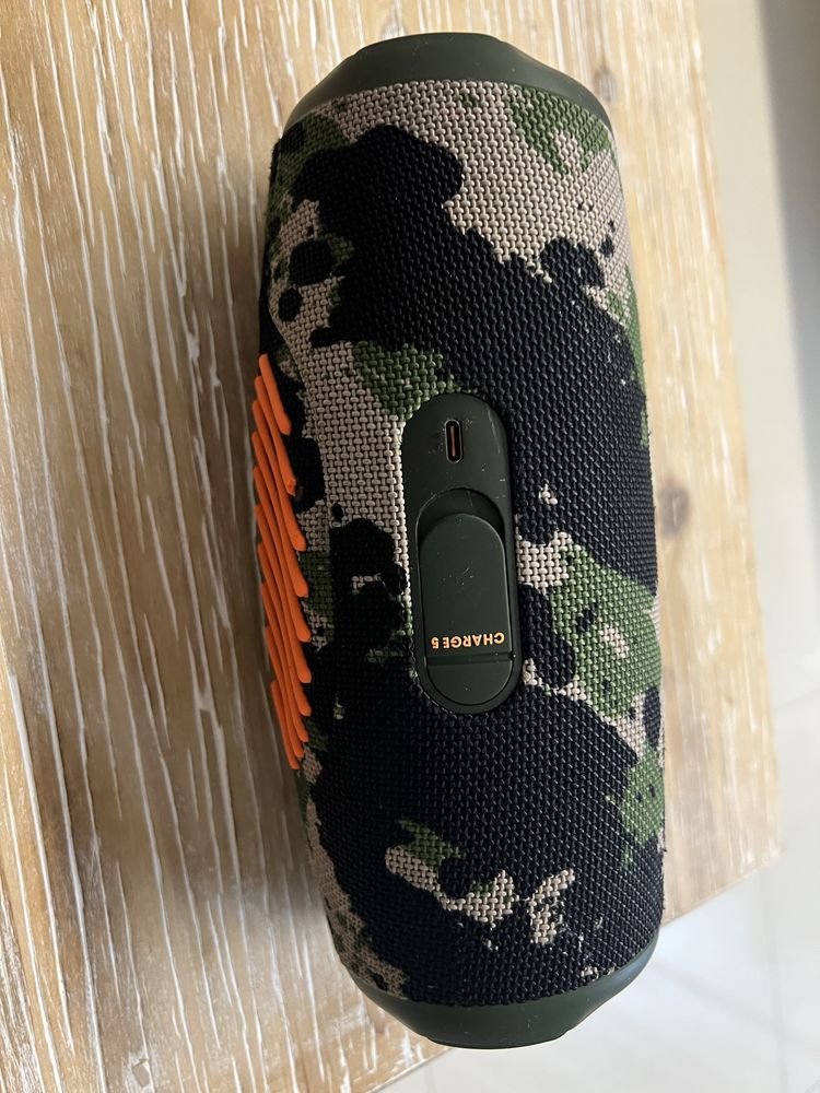 Coluna Jbl charge 5 . . .