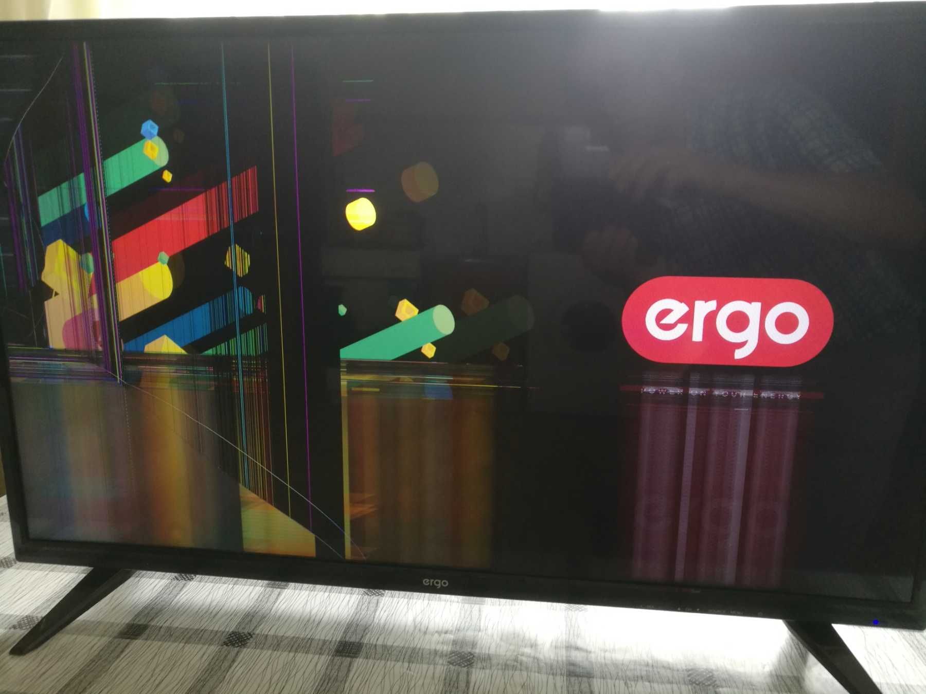 Розбитий телевізор ERGO SMART TV LE32CT5550AK