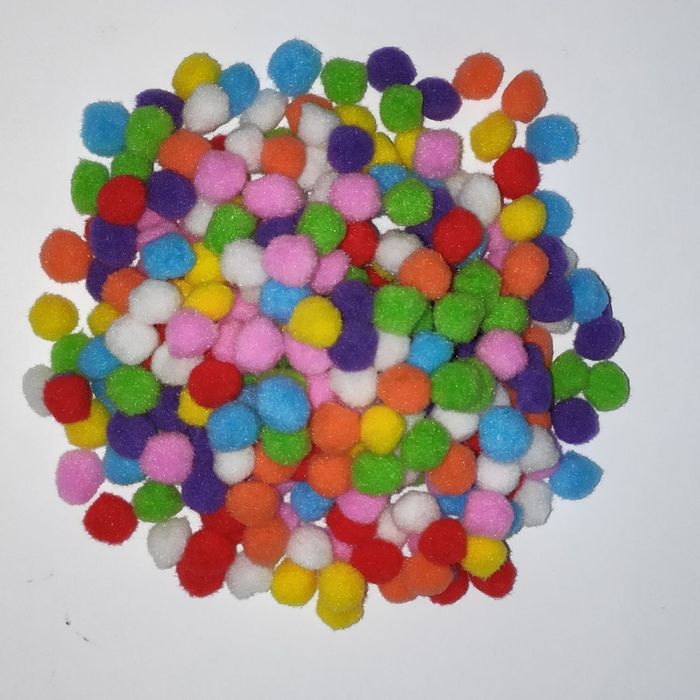 Помпоны-шарики .