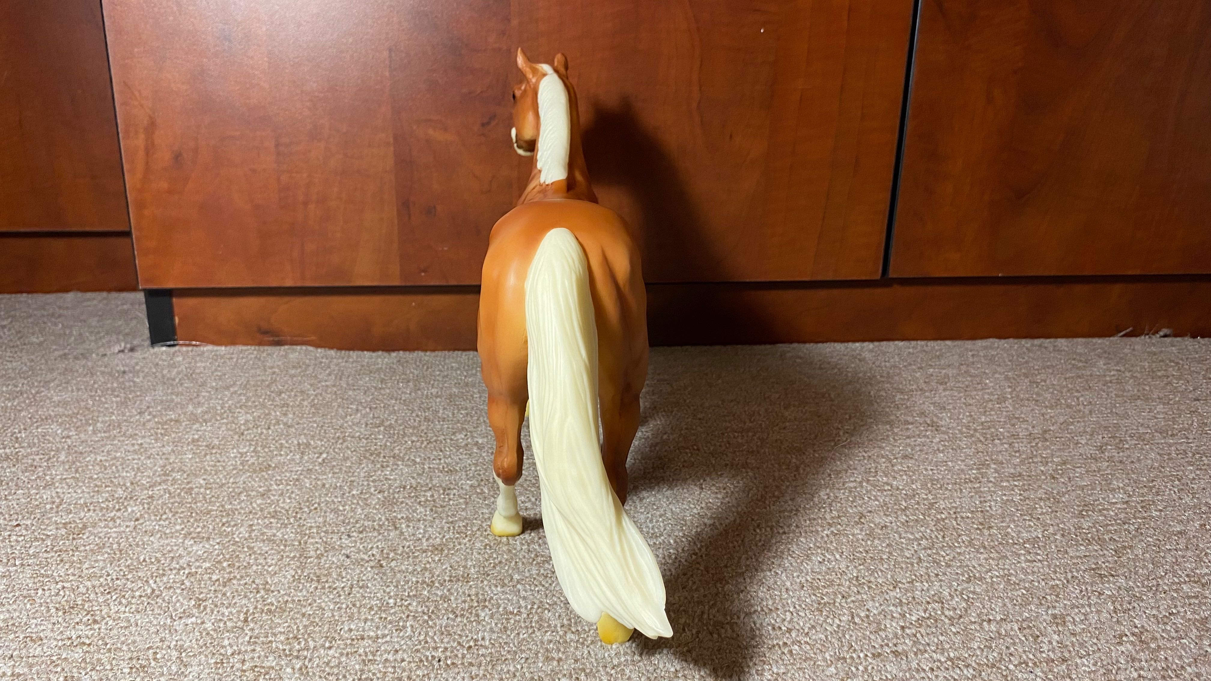 Figurka koń BREYER TRADITIONAL wycofany