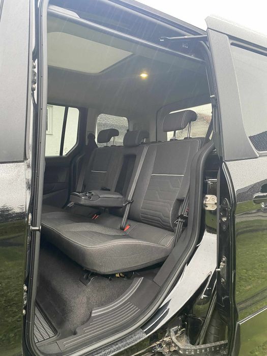 Samochód Ford Turneo connect