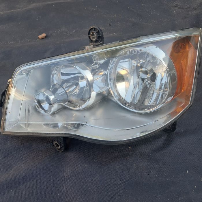 Reflektor Chrysler Town Country 08-16 Europejska wersja