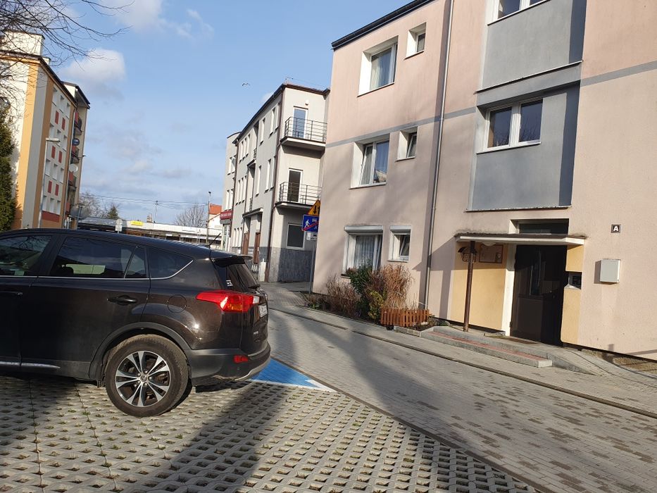 Kawalerkę w centrum Rumi sprzedam