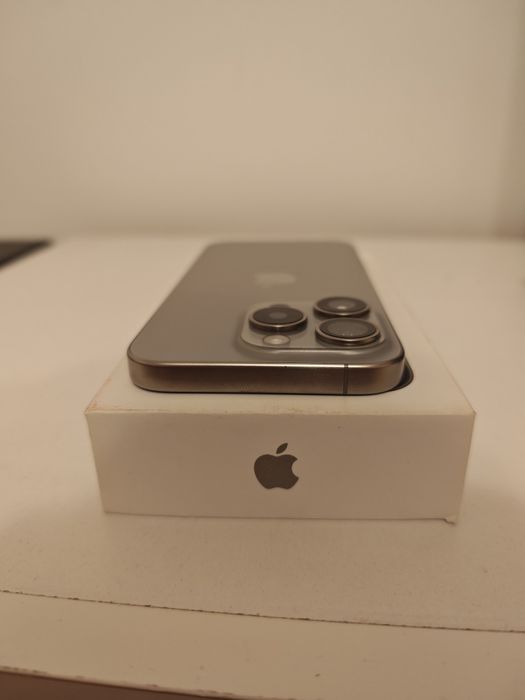 iPhone 15 pro Natural Titanium 256 GB