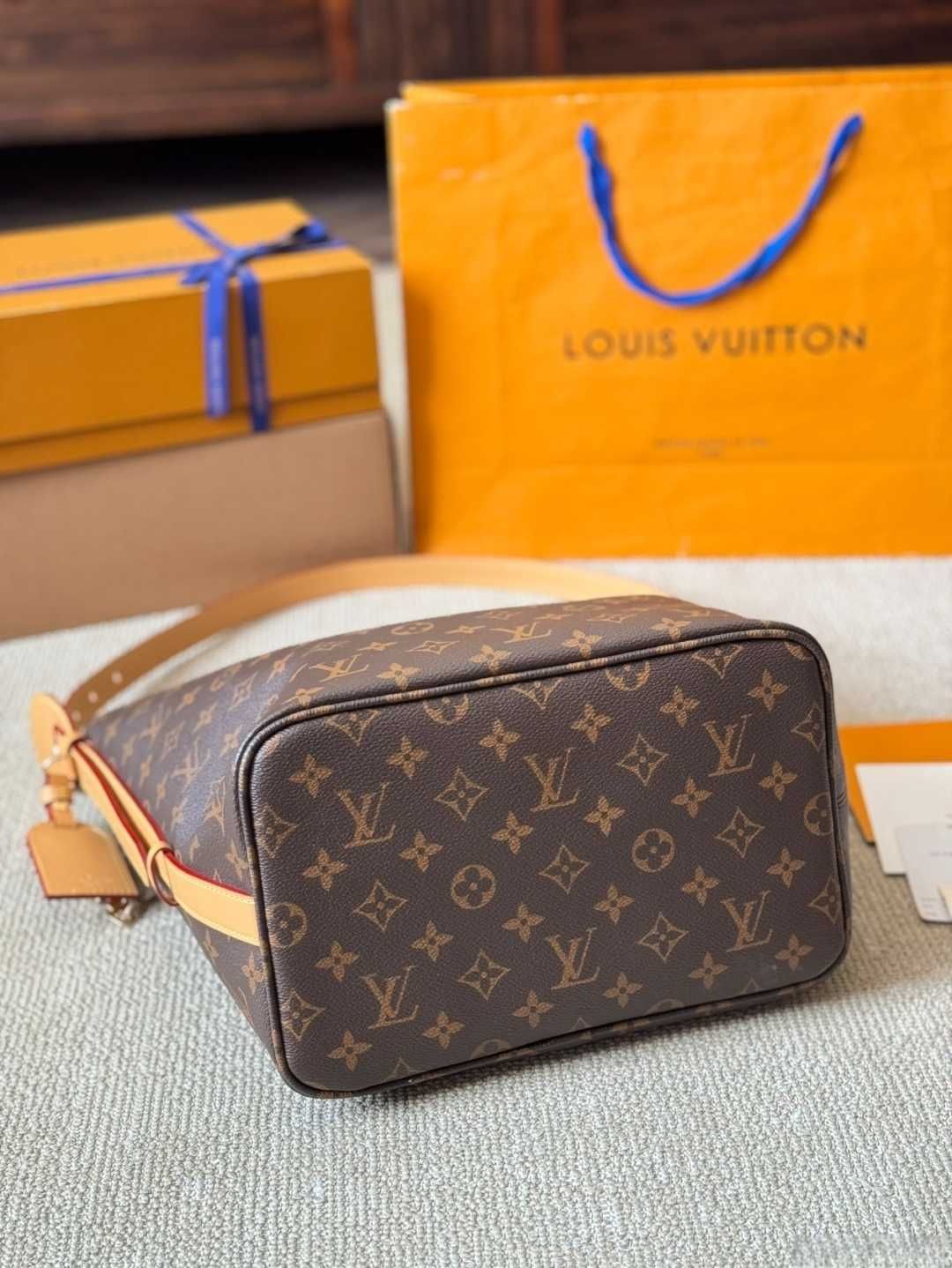 Bolsa grande LV all inbb com forro em pele