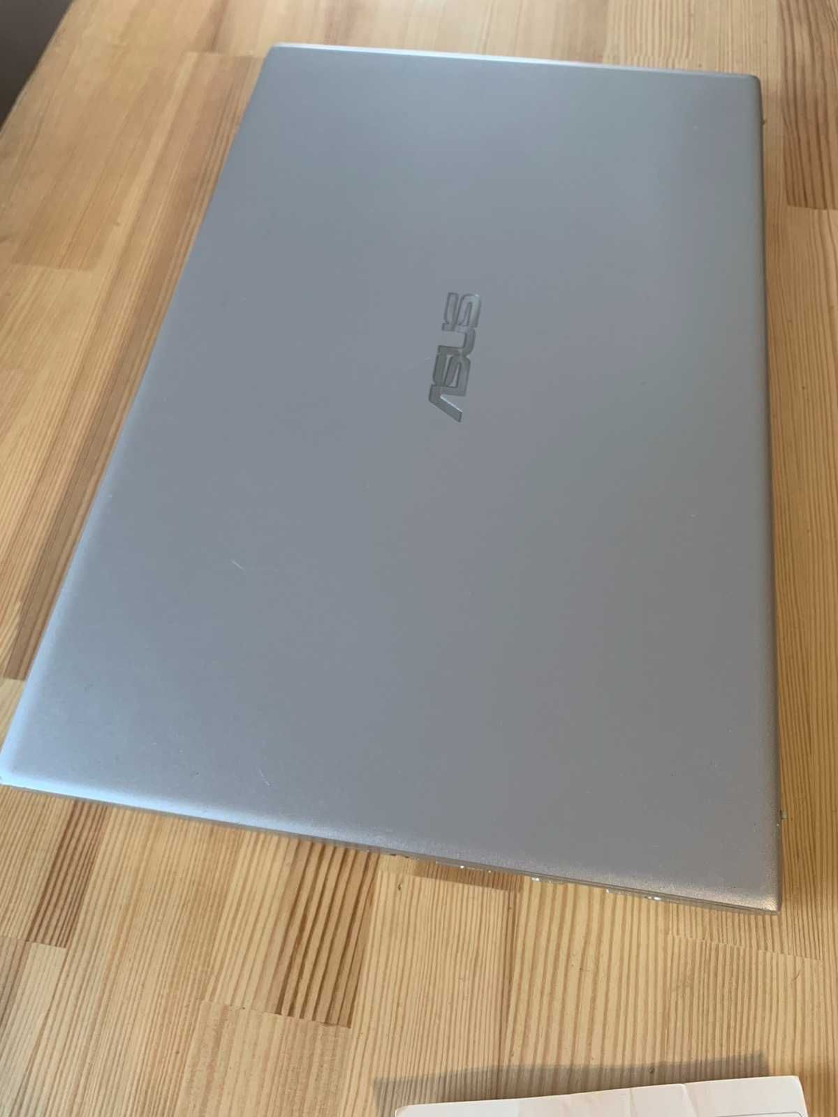 Laptop ASUS VivoBook 15