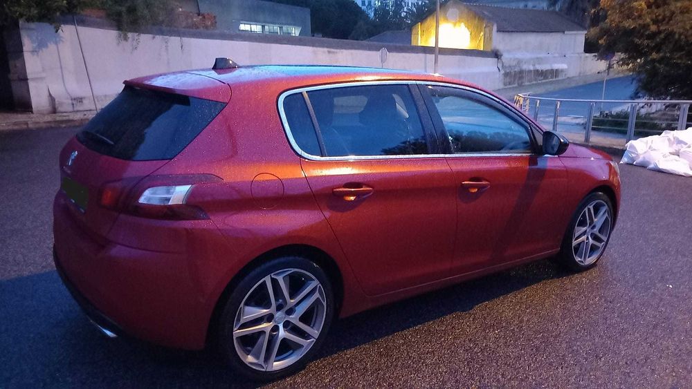 Peugeot 308 1.6 Diesel com Teto Panorâmico