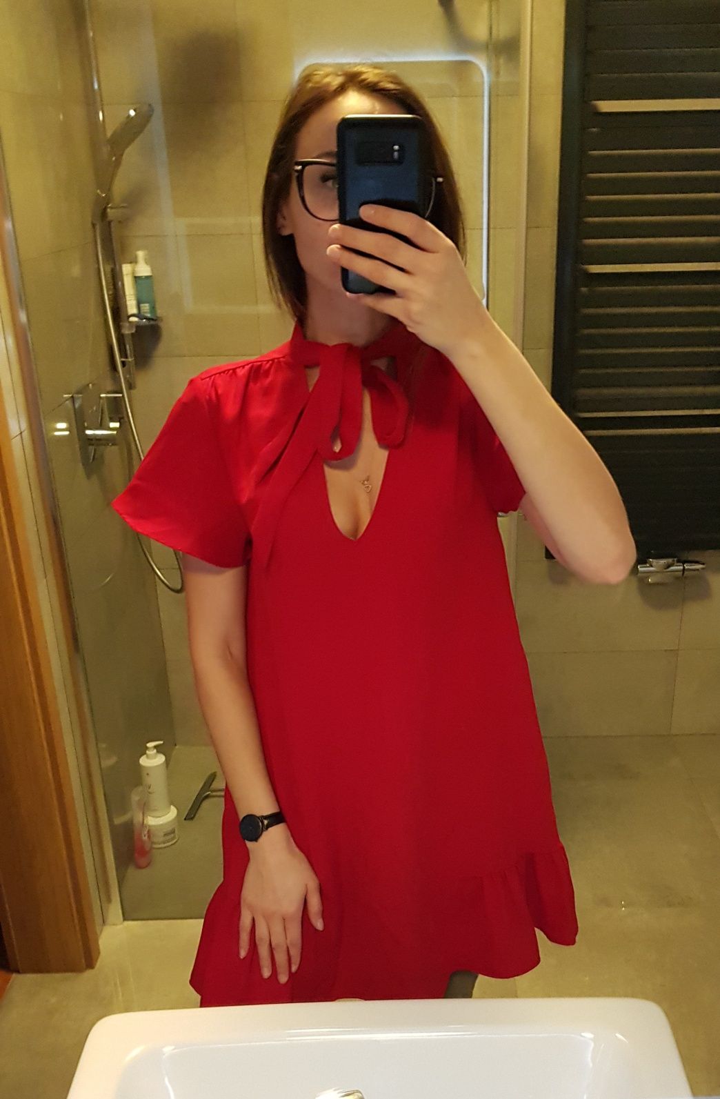Czerwona sukienka dekolt v wiązany ZARA krótki rękaw literka A