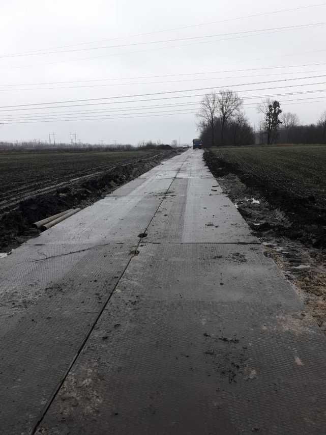 Доставка и укладка аэродромных плит манипулятором. Быстро, качественно