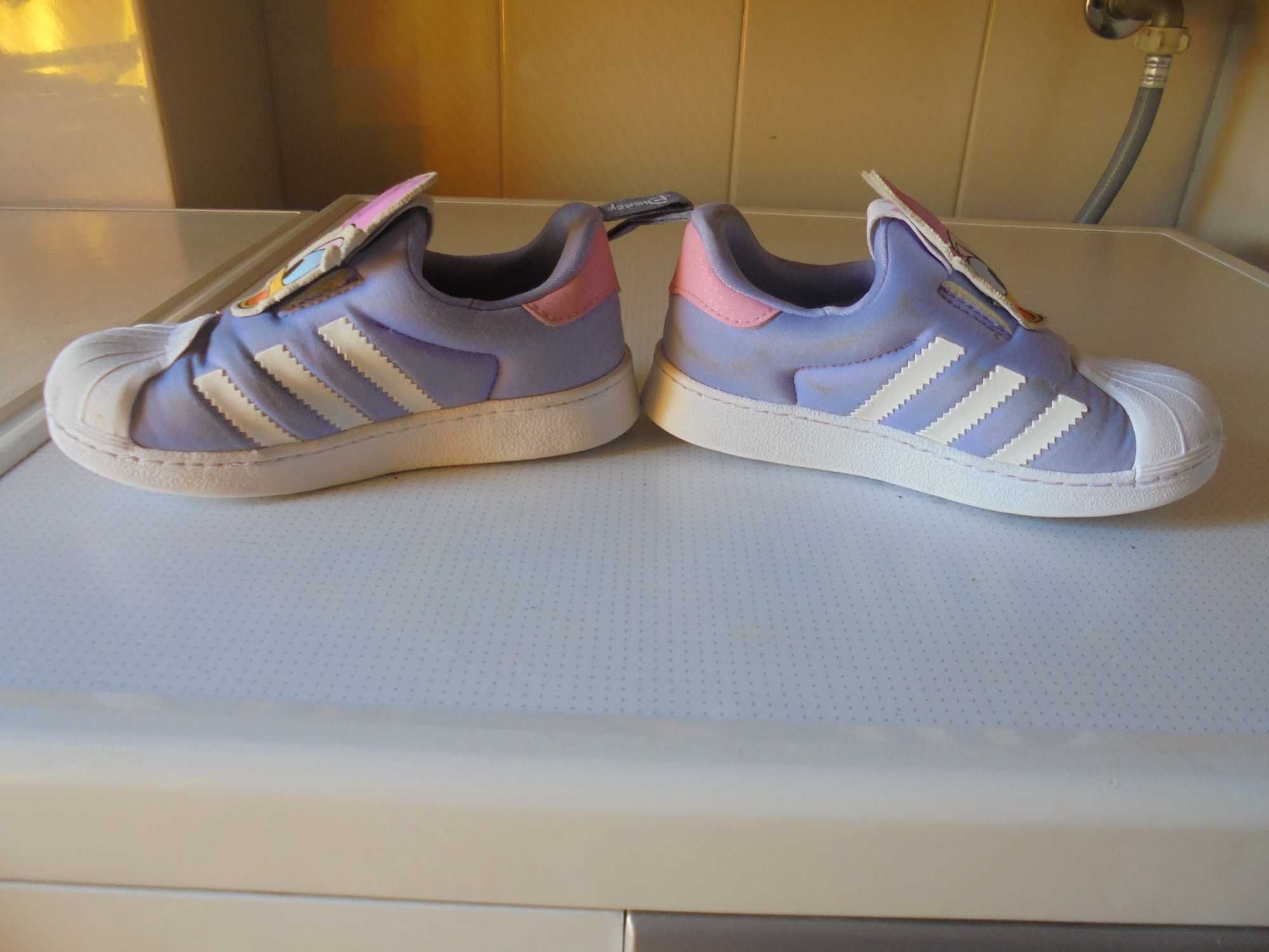 ténis de menina da marca adidas