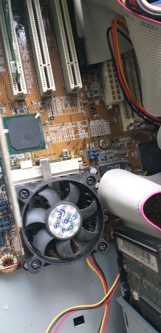 Komputer retro 233mmx ati 16mb 128ram