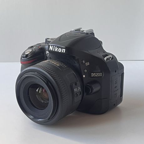 Nikon D5200 + 35mm 1.8f + 18-55mm + 2 baterie + ładowarka + pokrowiec