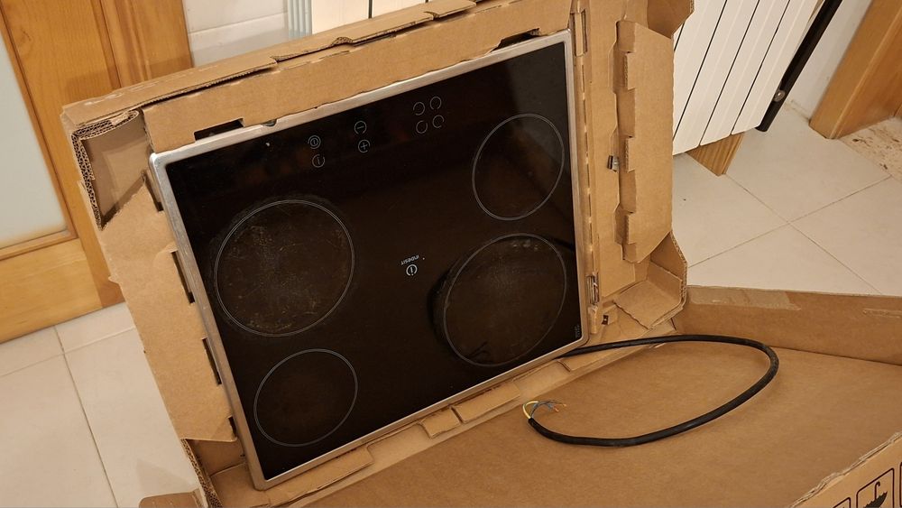 Placa vitroceramica Indesit TK 64 S (IX) semi-avariada