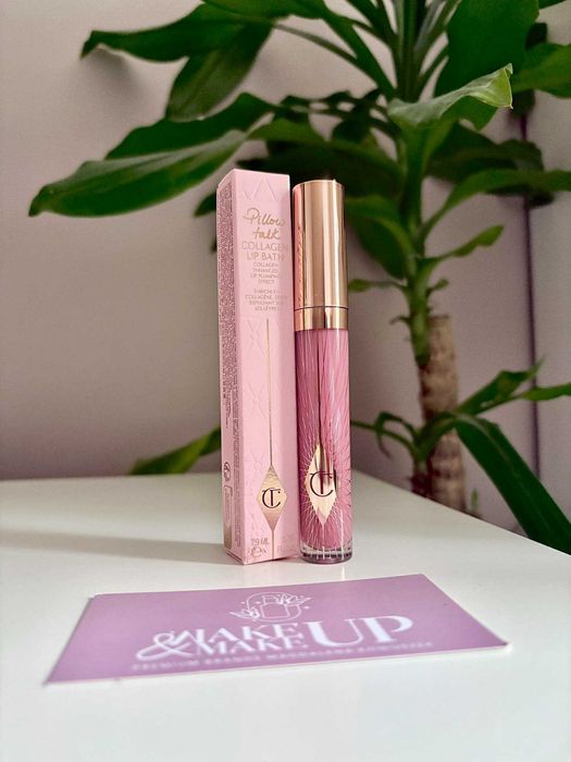 Charlotte Tilbury z serii Collagen Lip Bath Pillow Talk Fair