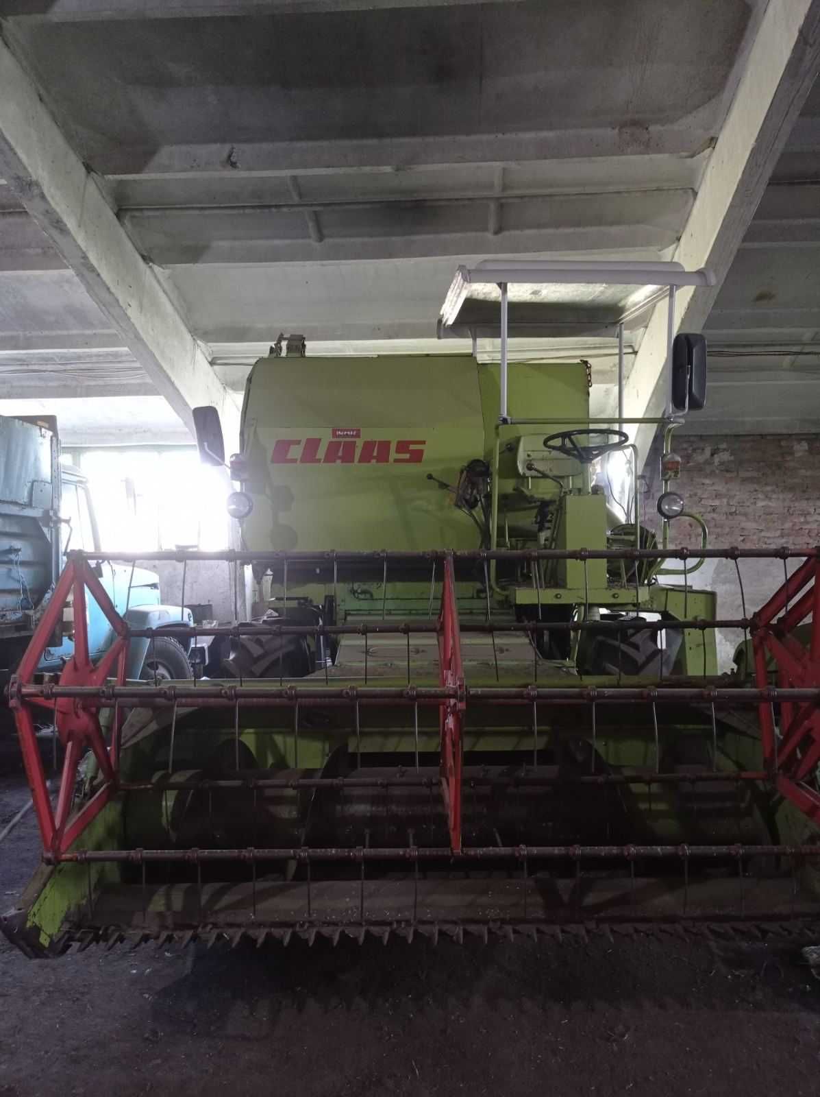 Комбайн Claas Compact 30