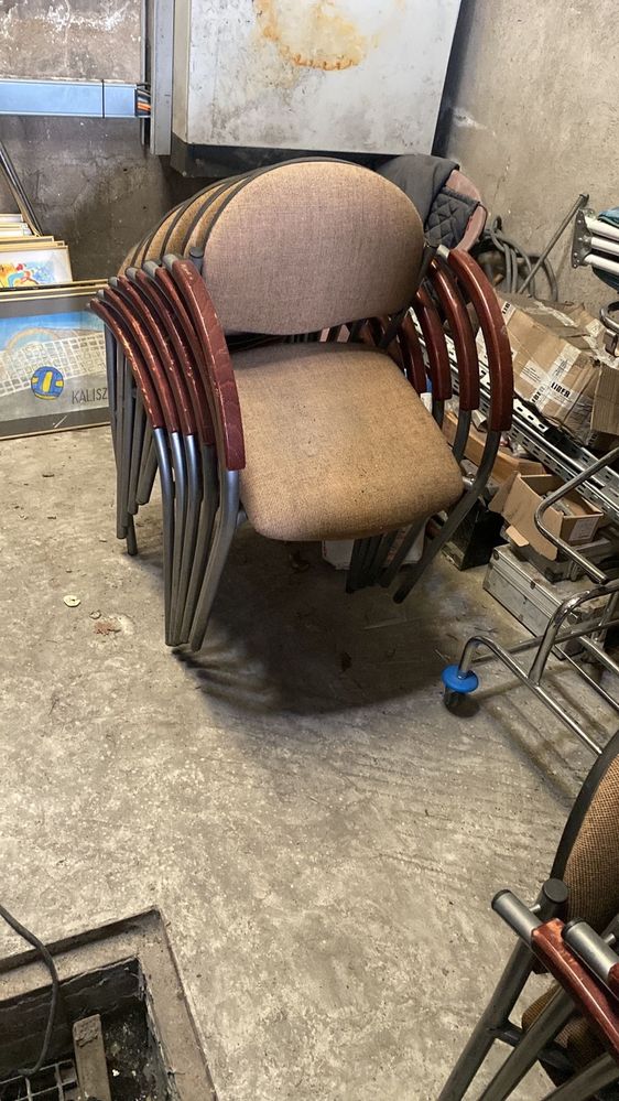 krzesła i stoły