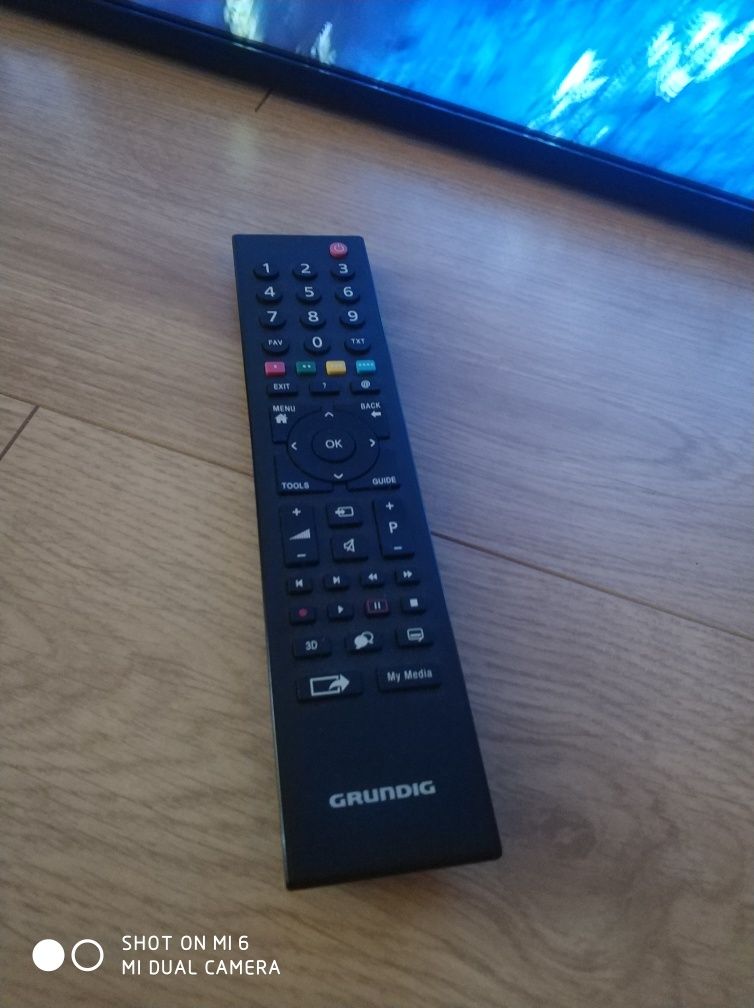 Телевизор GRUNDIG 65 диагональ