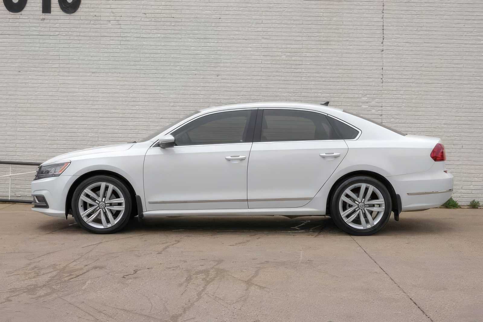 2017 Volkswagen Passat SE