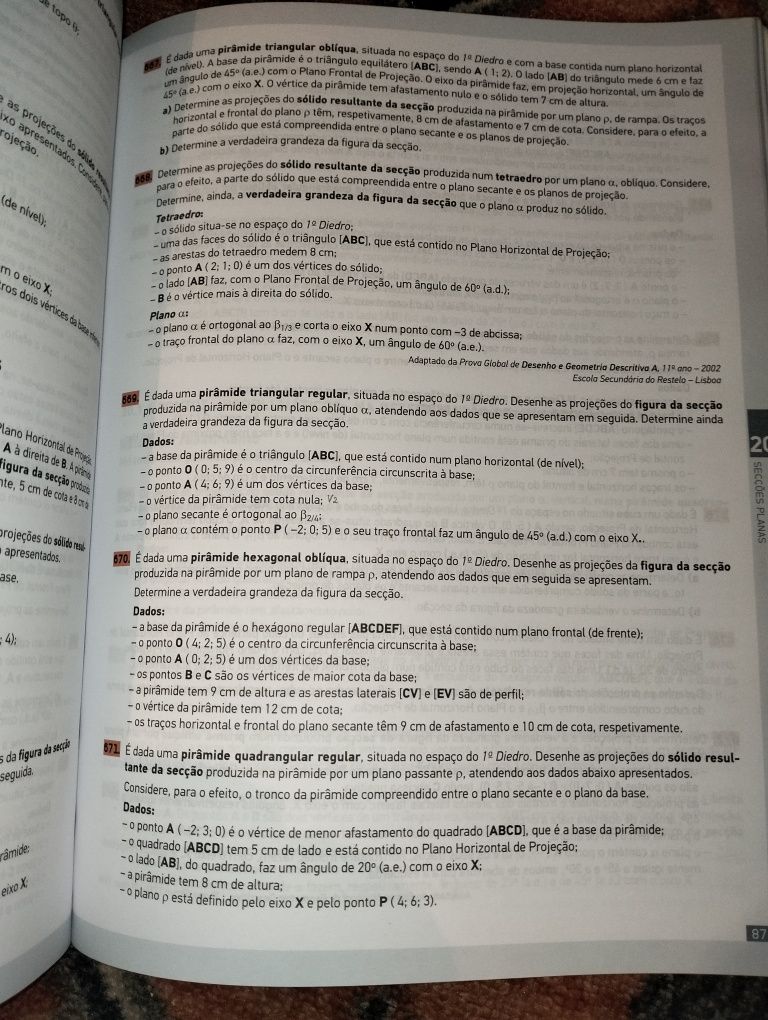 Caderno de exercícios de geometria descritiva A 11° ano - (vendo mais)