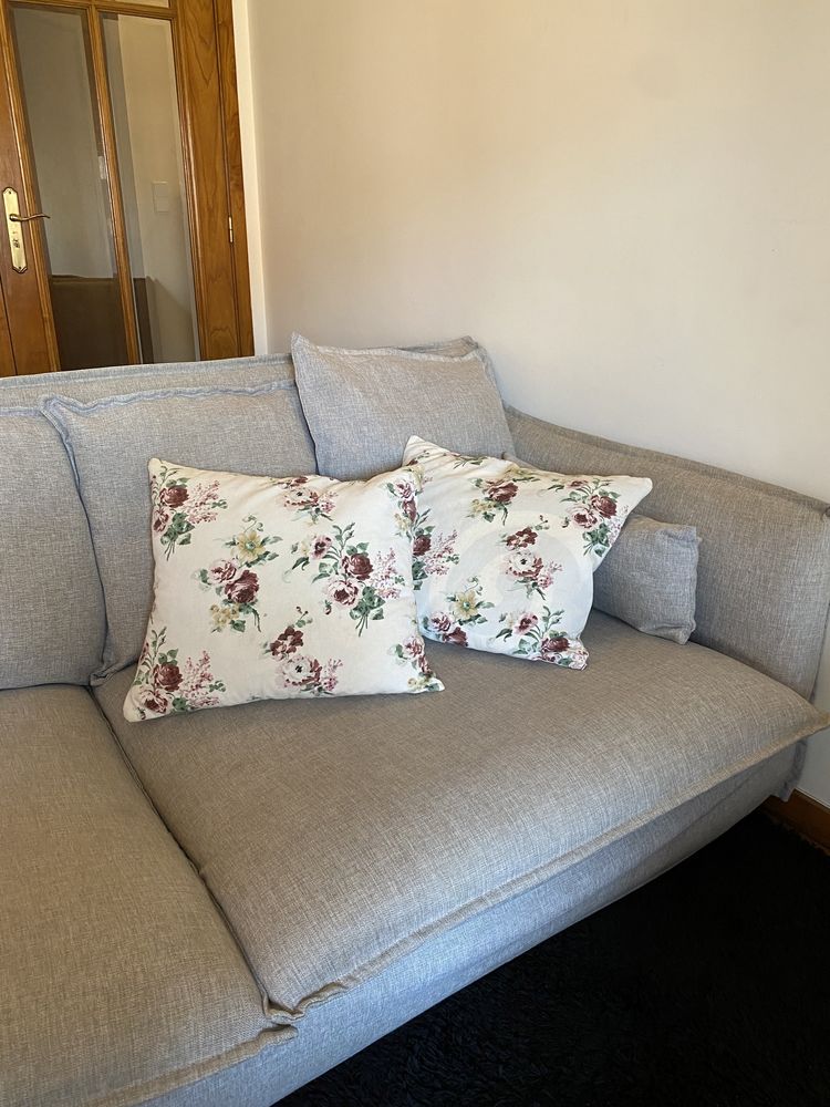 Sofa cinzento tecido