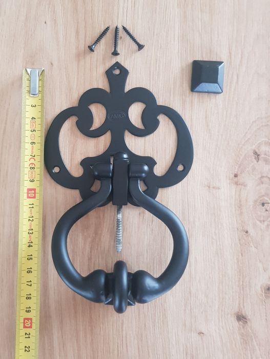 Kołatka do drzwi czarna korona