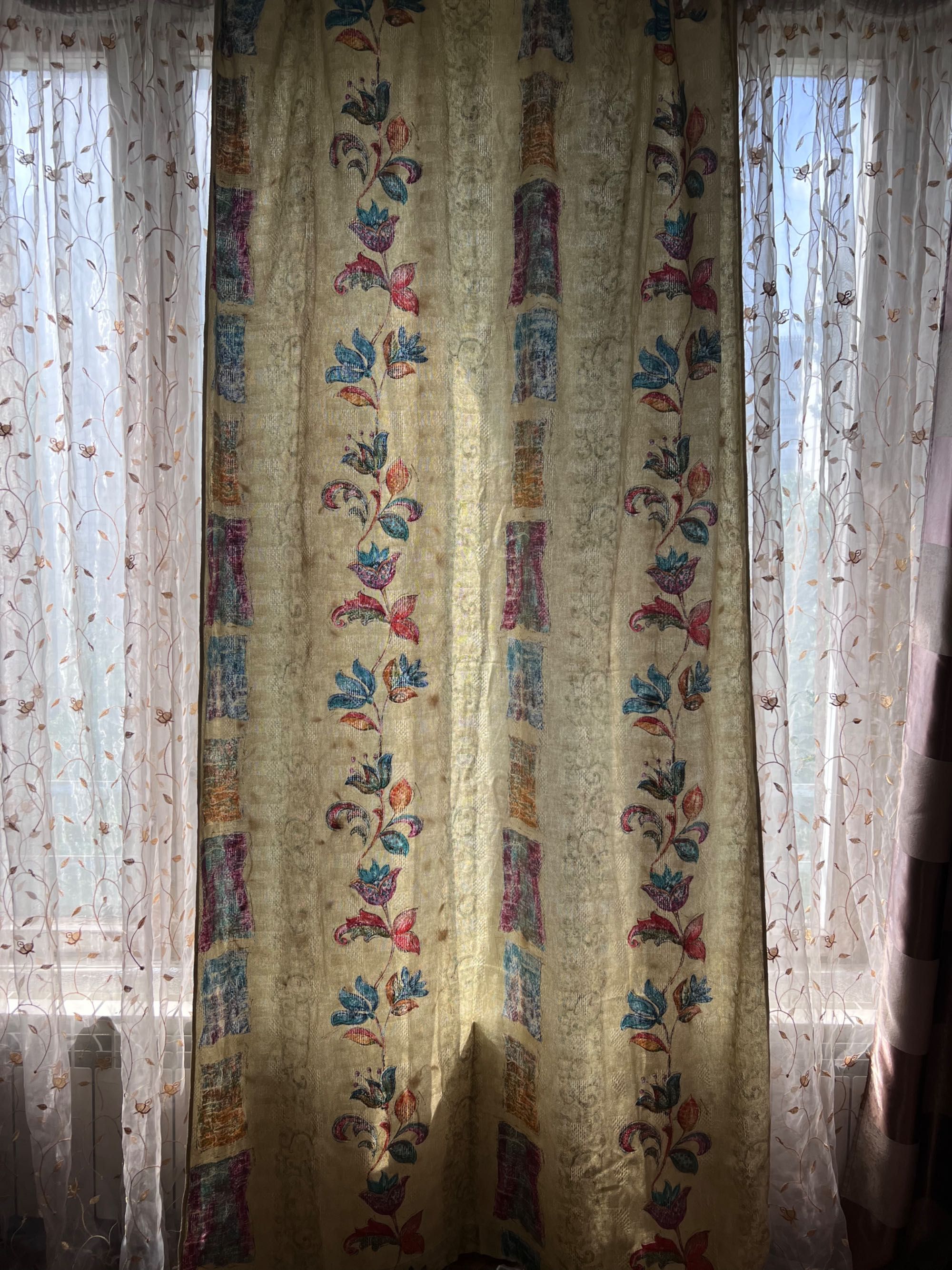 Тюль и шторы на окно
