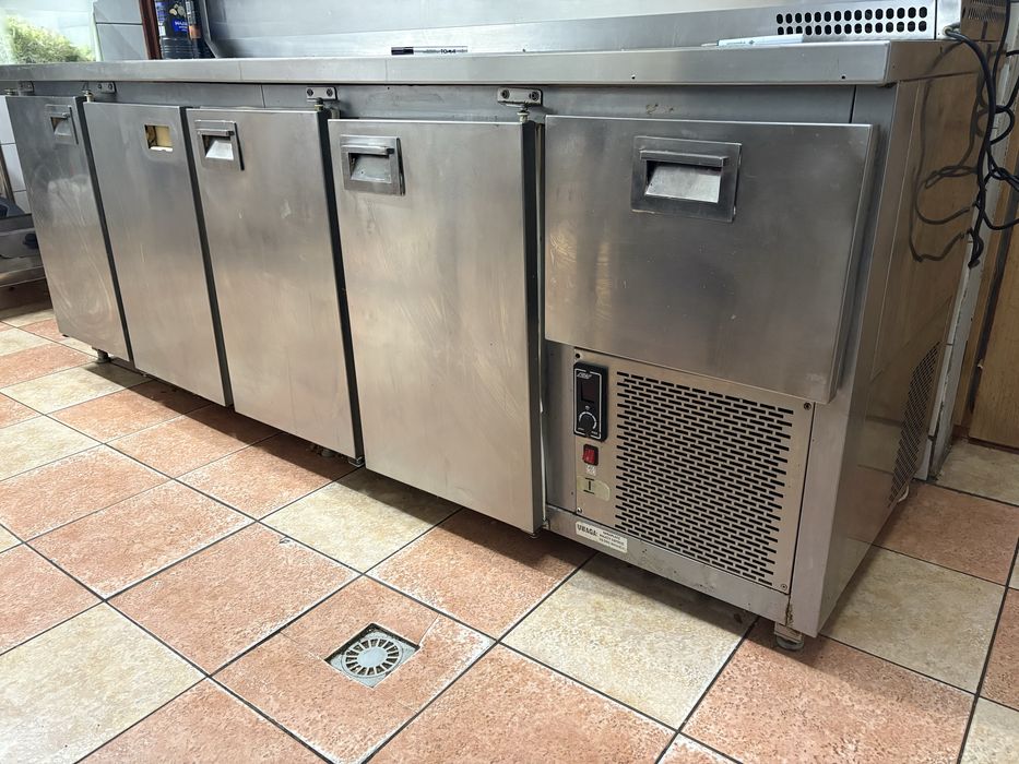 Stół chłodniczy z blatem 220cmx70