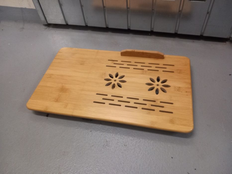 stolik bambusowy składany na łózko