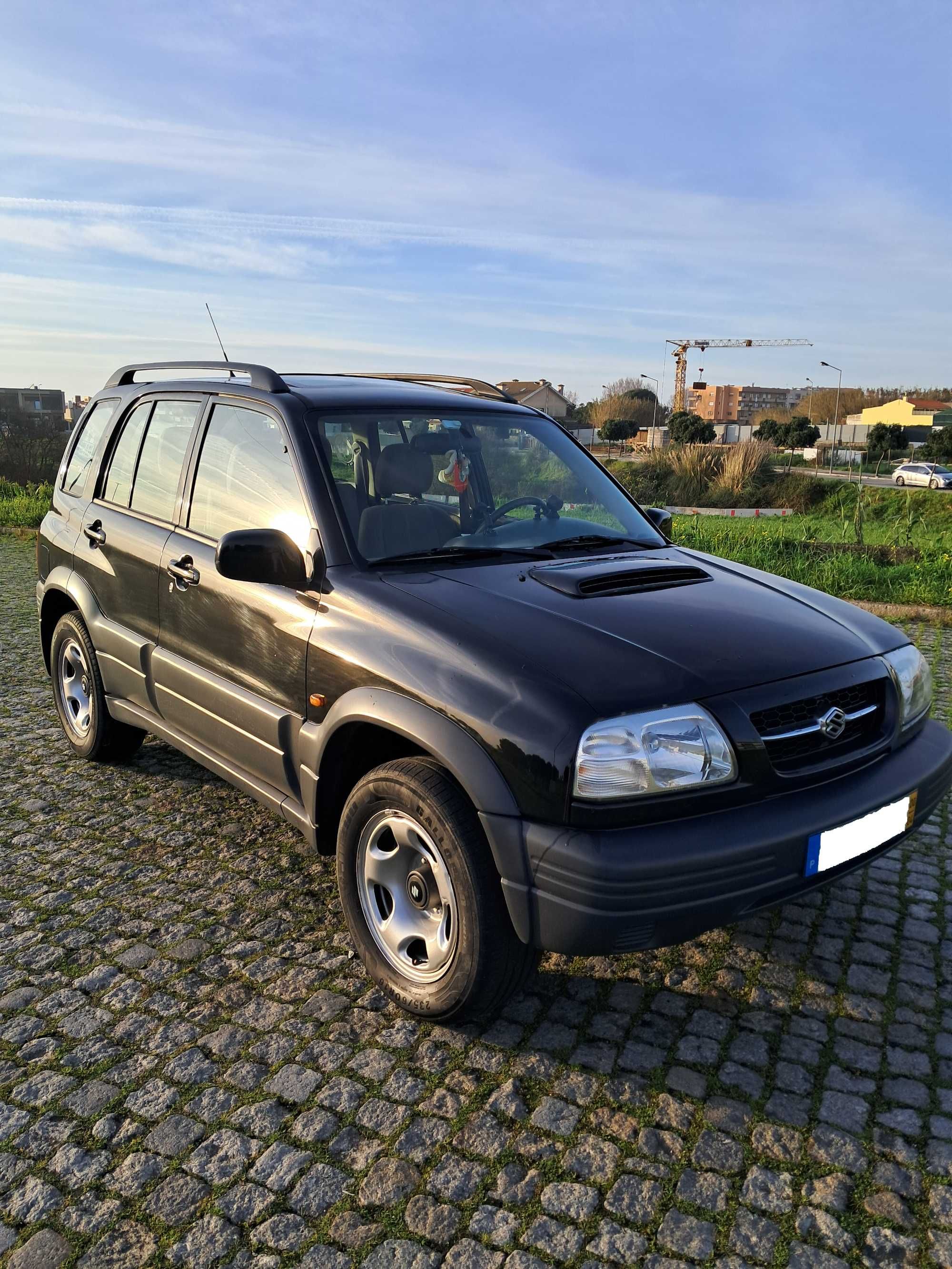 Jipe Grand Vitara Ano 2000 Preto
