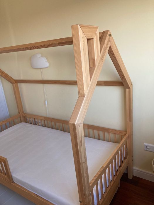 Łóżko domek w stylu skandynawskim dla dzieci