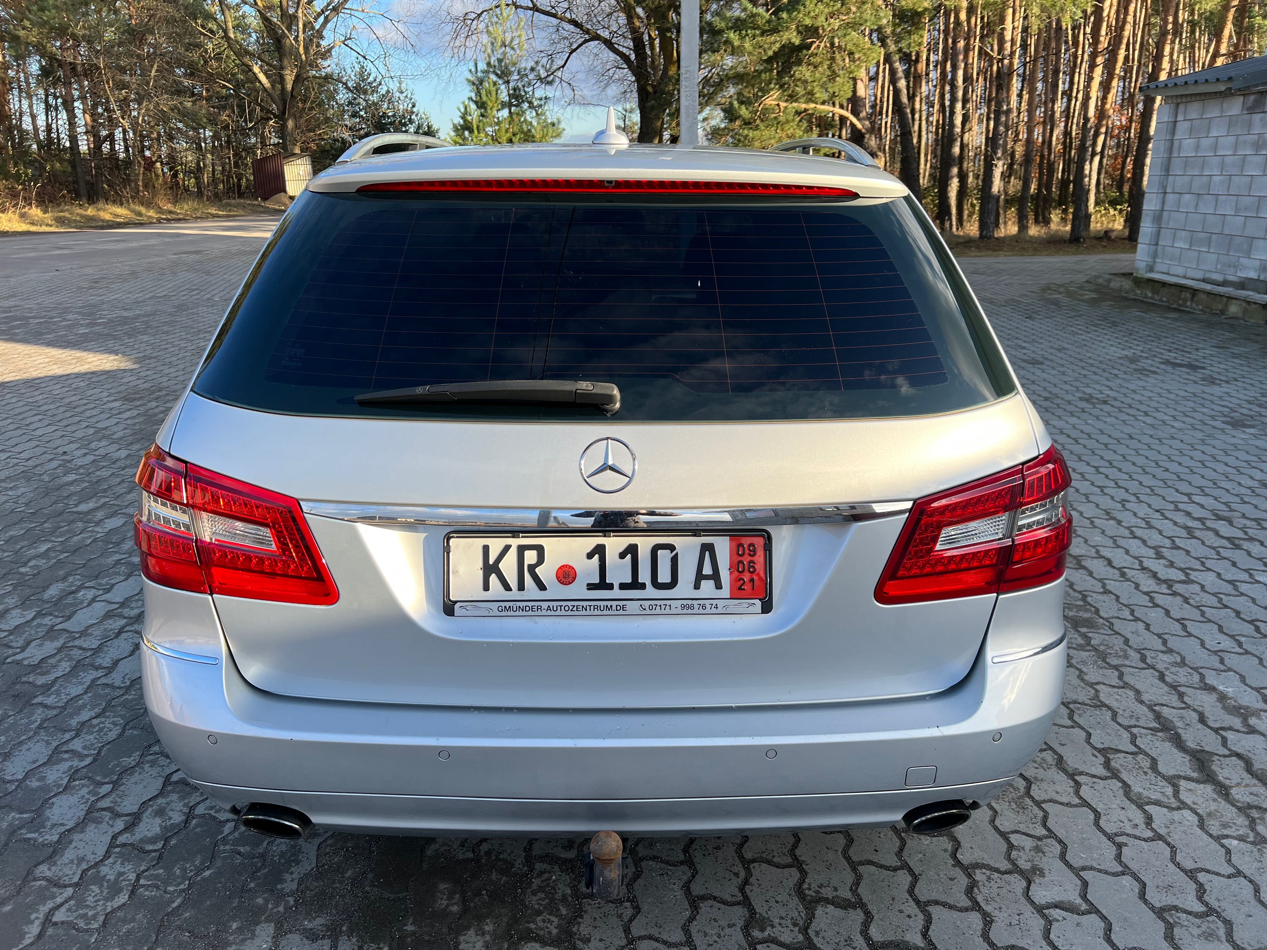 Задня ляда w212 mercedes мерседес кришка багажника універсал колір 775