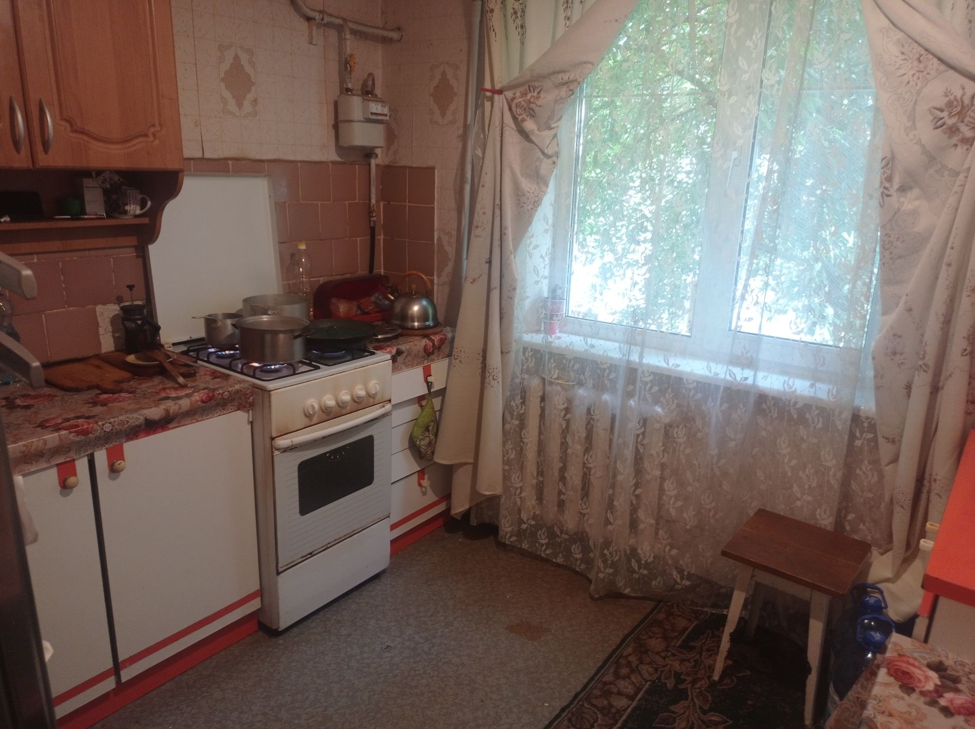 Продам 2к квартиру на Виставці