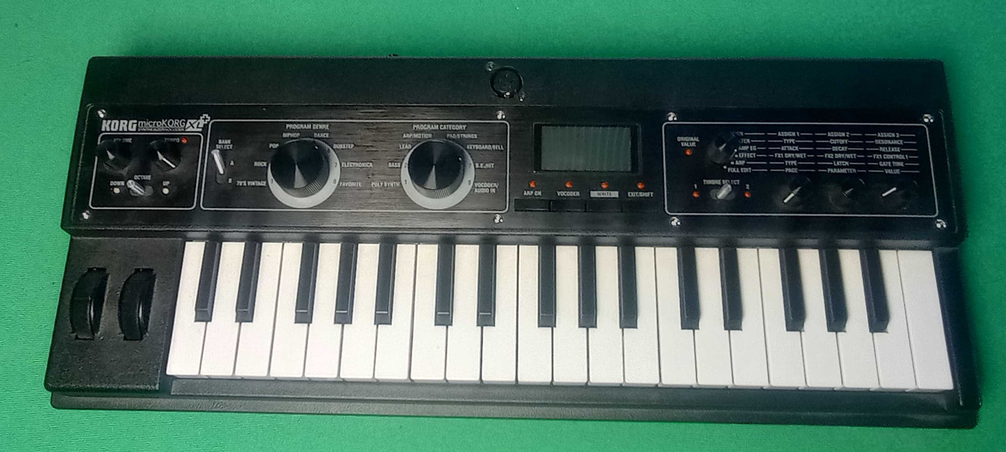 korg microkorg xl+ syntezator
