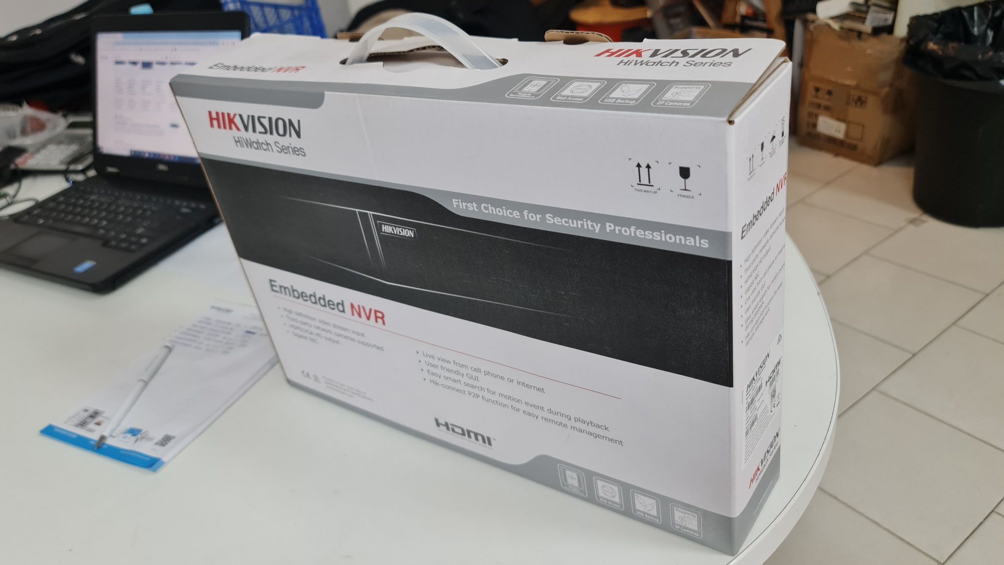Gravador de videovigilância 8 canais por IP HIK VISION