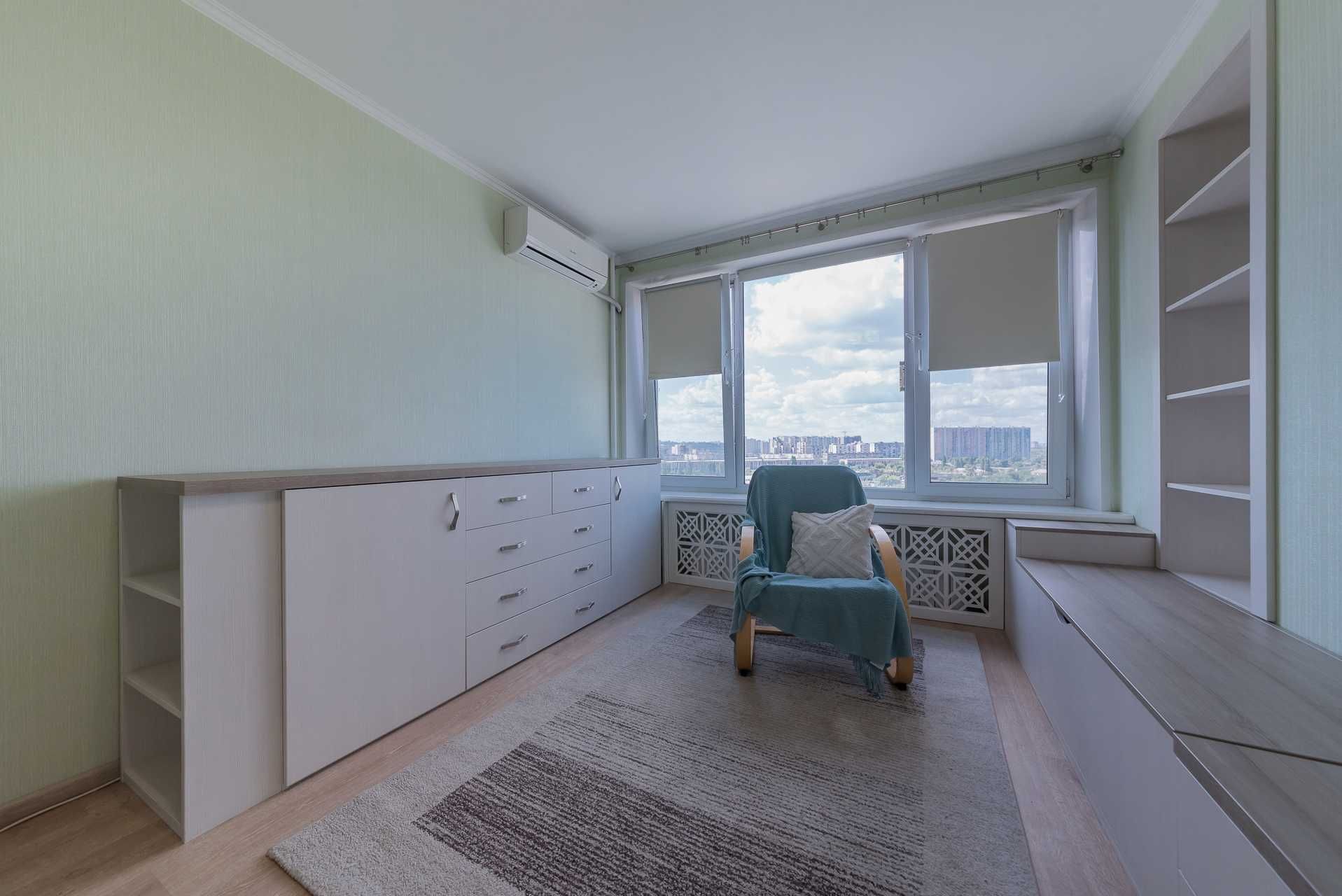 Продаж 1-кімнатної квартири біля метро Дарниця - вул. Мстиславовича 4