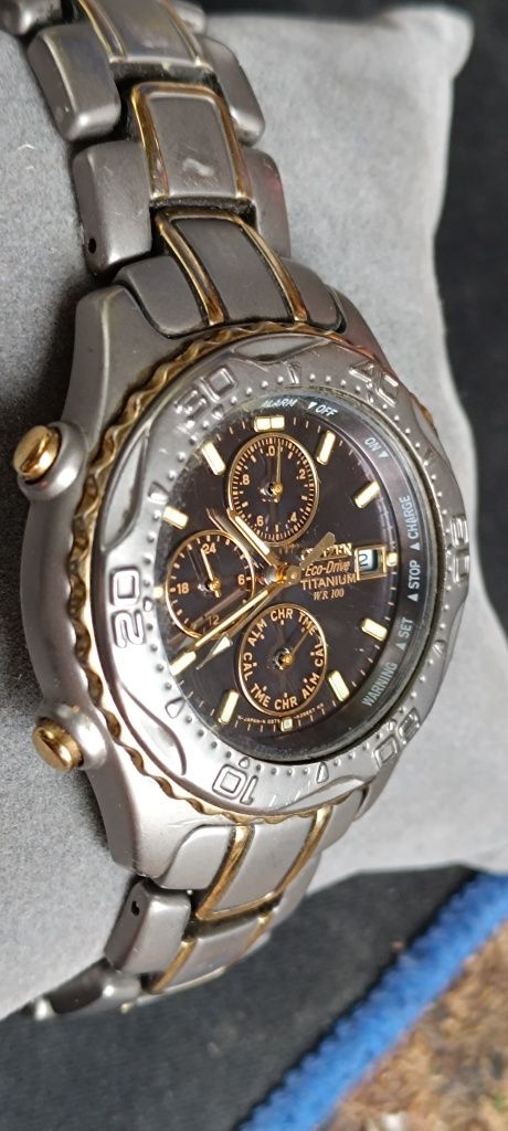 Годинник Citizen Titanium