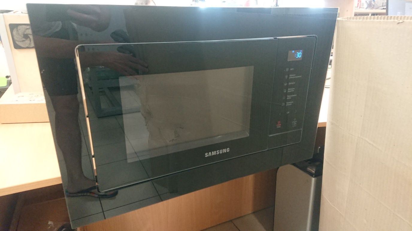 Мікрохвильова піч вбудована Samsung Ms23a7118ak проблема з сенсором